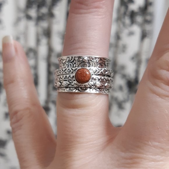 New Sun Stone Silver Spinner Ring. Size 6.50 - Picture 6 of 8